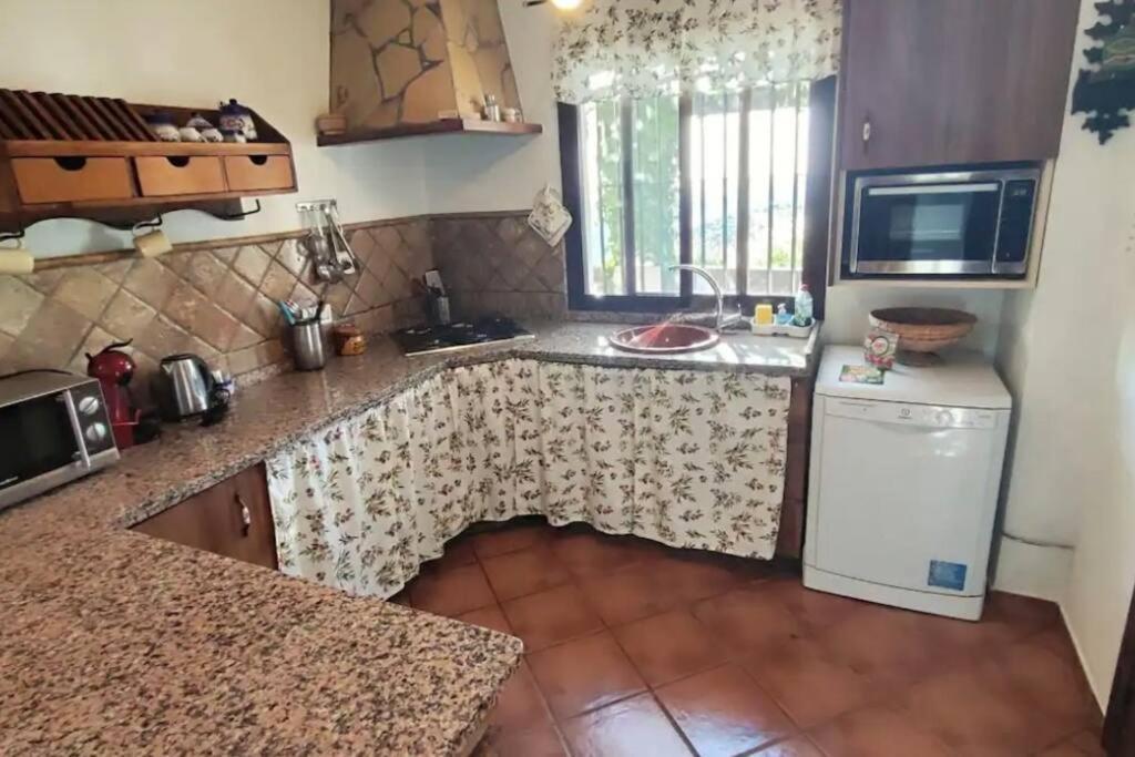 Casa La Roca Villa El Gastor Bagian luar foto